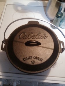 It's a 5 quart capacity.  Just the right size for me.